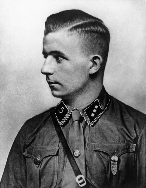 1280px-Bundesarchiv_Bild_146-1978-043-14,_Horst_Wessel.jpg